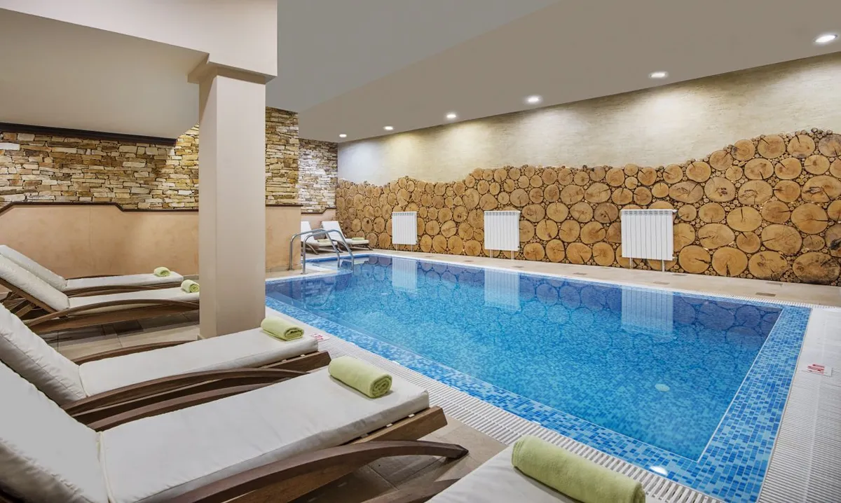 Royal Park Hotel & Apartments_SPA_INDOOR POOL.jpg