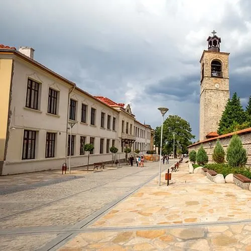 bansko_-_old_town_holy_trinity_church-1085018-500.jpg